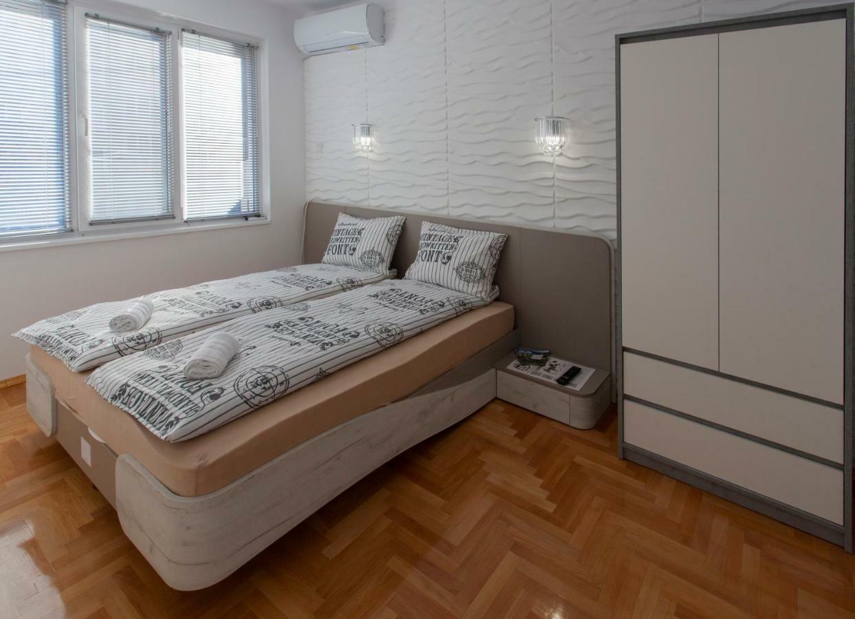 Apartment Diamond Center Gabrovo Esterno foto